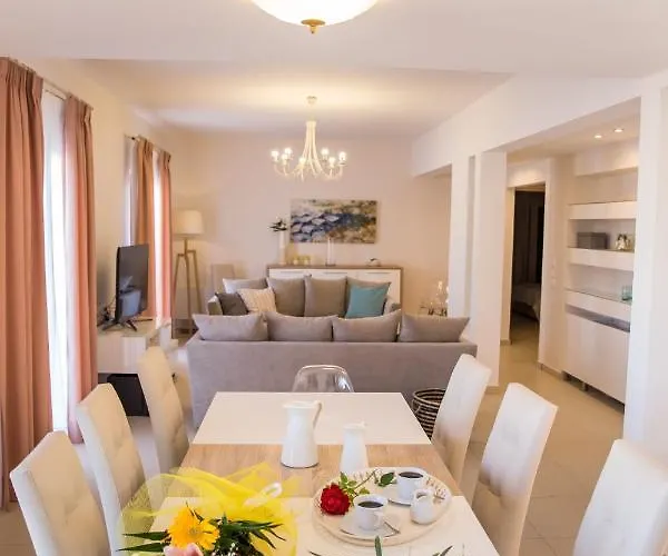 Eleni Luxury Villa Almiros Beach