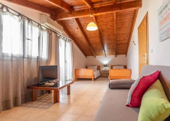 Eleni Luxury Villa Almiros Beach