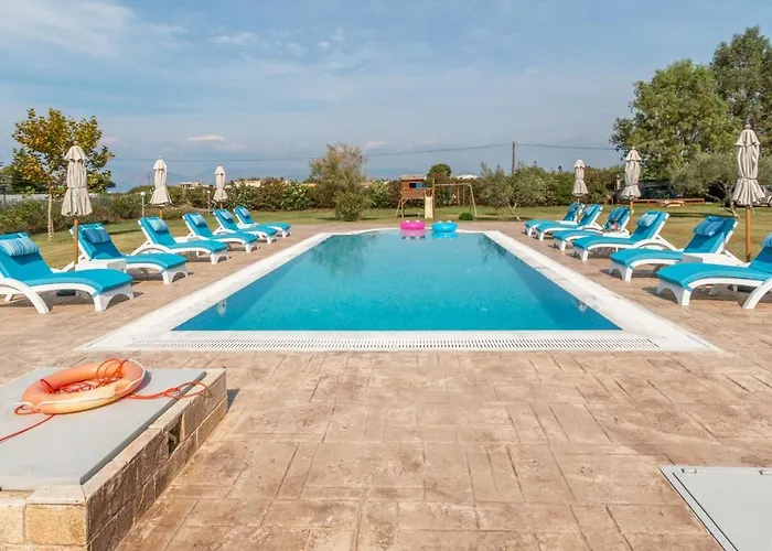 Eleni Luxury Villa Almiros Beach