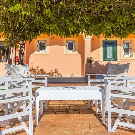 Eleni Luxury וילה