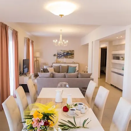 Eleni Luxury וילה Almiros Beach